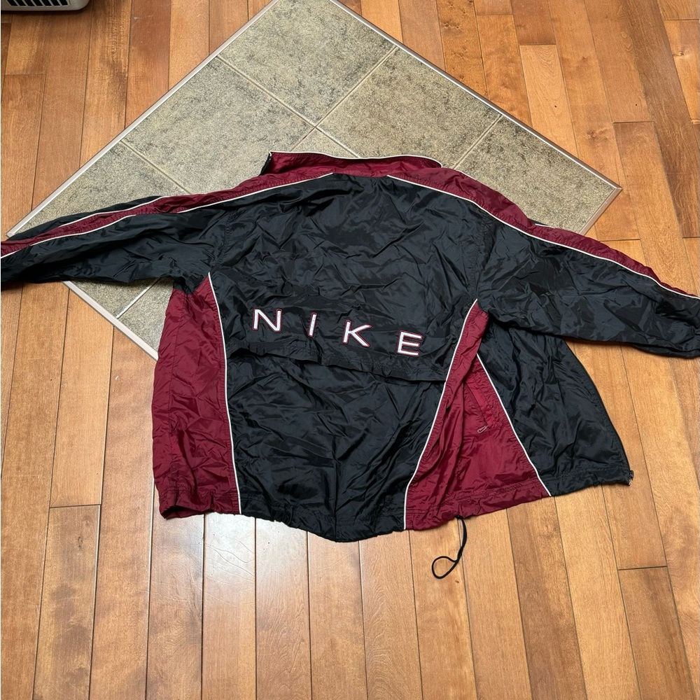 Vintage Nike zip up Wind breaker great condition Black and red Large